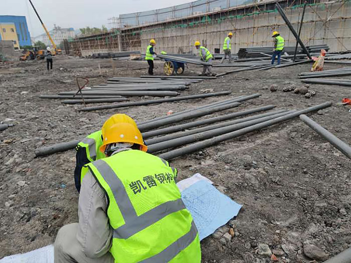 新疆螺栓球网架结构